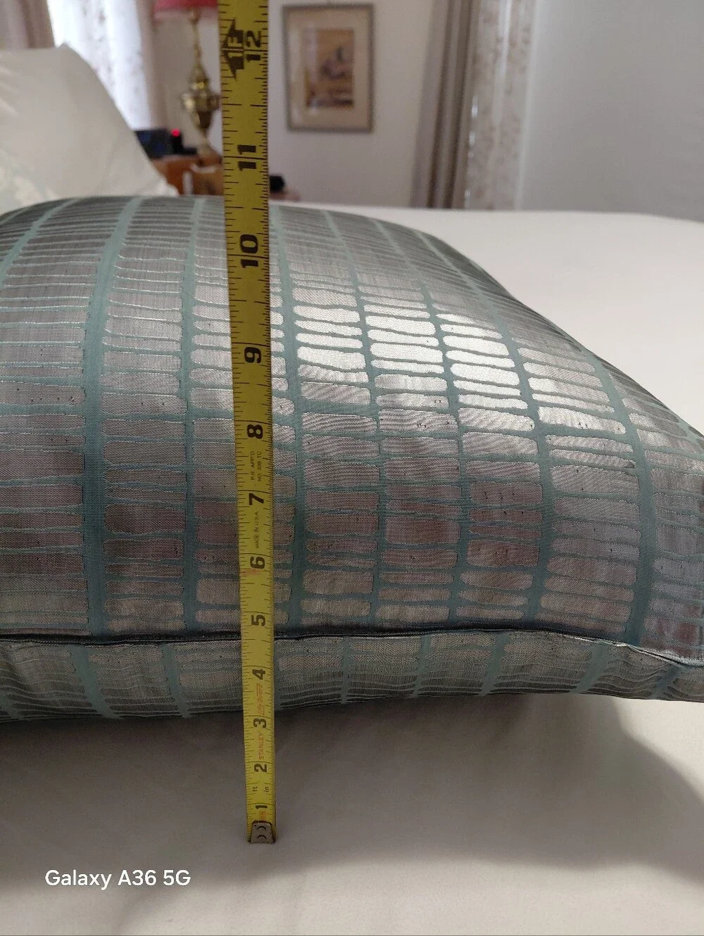 Gorgeous 2 Large Sateen Feather Stuffed Decorator, Designer 20in Square Pillows